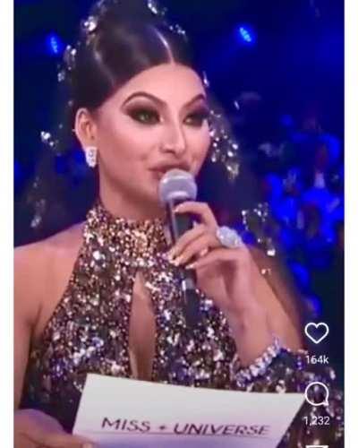 Urvashi asks Miss South Africa a Question