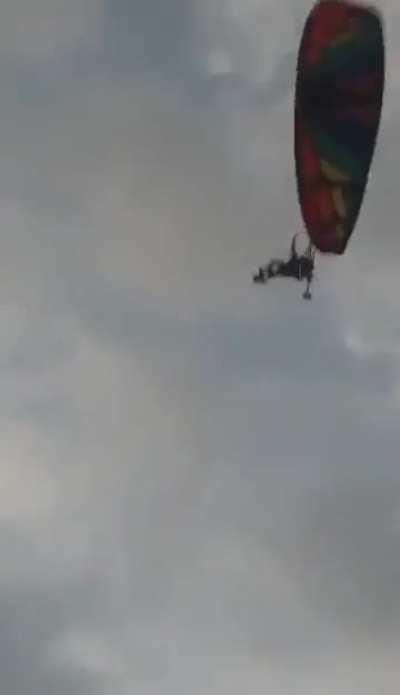 Video showing possible paraglider attempting an infiltration into southern Israel from the Gaza Strip