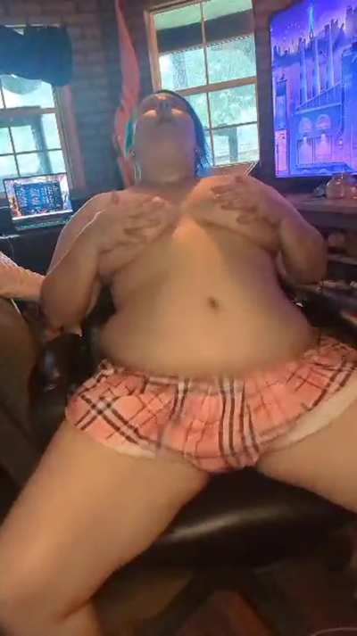 What would you do to be ridden by this gamer girl next? 