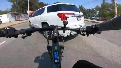 [México] Sometimes not even yelling will help