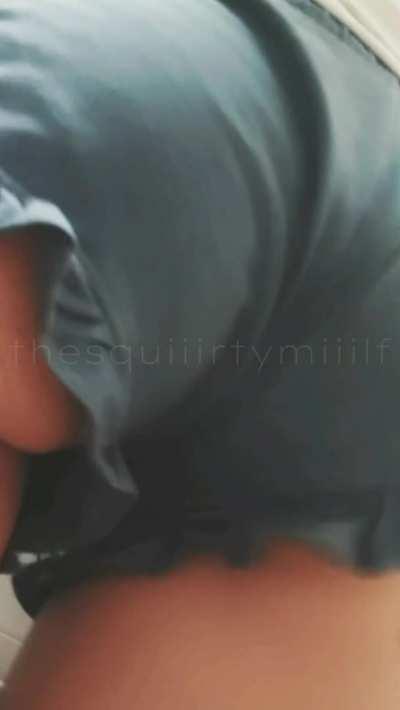 I bet you love squirty little butt sluts.. I dare you to follow the link below 😈🍑💦