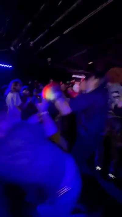 Dude brought 2 sets of gloves to the Move set