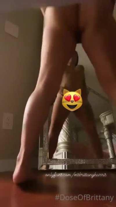 Br!++@ny Nude twerking