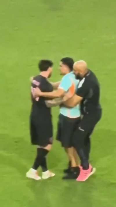 Trabo canillera con cabeza, lo quiero de 2 de la selección ya.