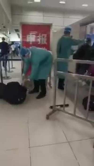 A warm welcome for covid-infected people at a Chinese airport.