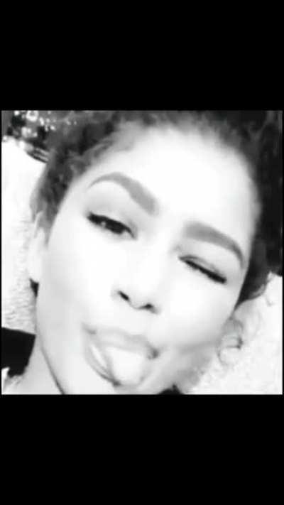 Random clips of Zendaya begging for it💦