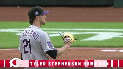 [Highlight] Tyler Stephenson says it's his turn to round the bases, knocks a solo homer to center field