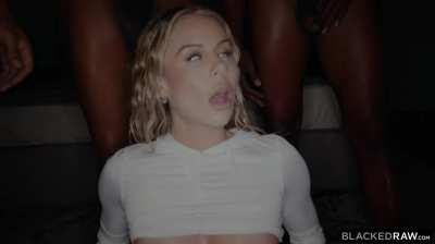 Thirsty Blonde gets DPed and creampied