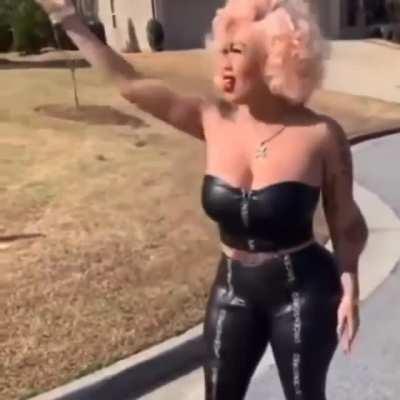 Me playing Cuumi calling for my flop ADC to come help after I get ignited: