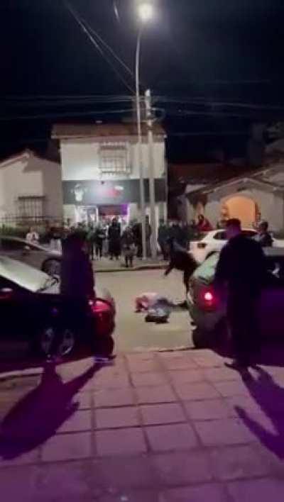 Necochea: Quiso defender a su hijo en la puerta de un boliche y un patovica lo noqueó