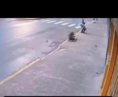 This bagsnatcher that got more than they bargained