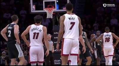 Kasparas Jakučionis Displays His Playmaking in Preseason Debut vs San Antonio Spurs