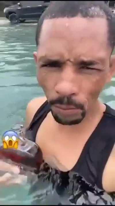 To drink rum in the river