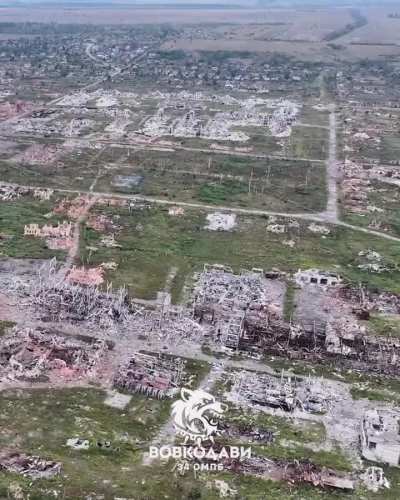 Wolfhounds of Vovchansk infantry using demolition charges to clear out russians from basements and hideouts in the ruins of Vovchansk.