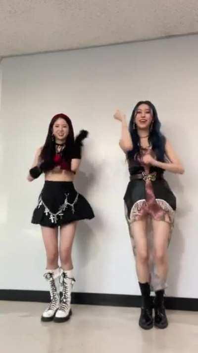 [220119] Yujin & Jane (Momoland) TikTok update: #YummyYummyLoveChallenge💗