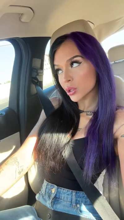 Cora Jade is a baddie 😍