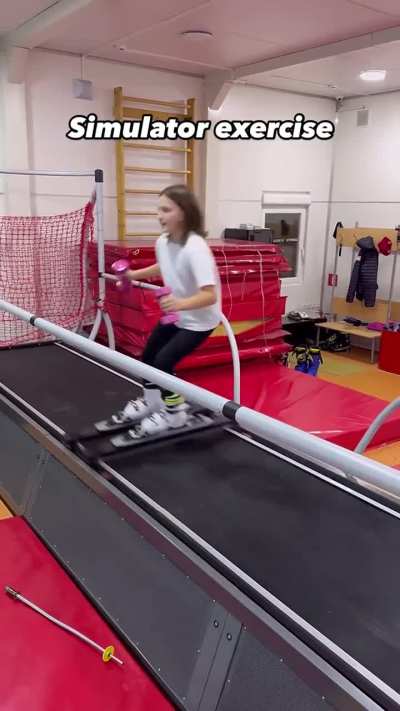 ⛷This Girl Exercising Or Ski Practicing On Whatever This Thing Is Called. (פqƆII┴ƆpIHƆΛIIqqפqN∩)