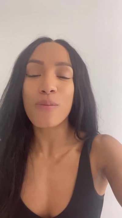 New Mercedes video from Cameo wishing a Merry Christmas