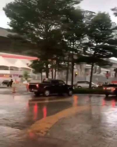 everyone needs to know the floor wet