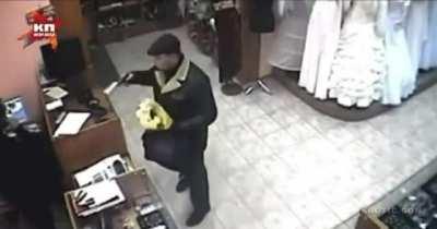 The smoothest hitman you’ve ever seen. 😳