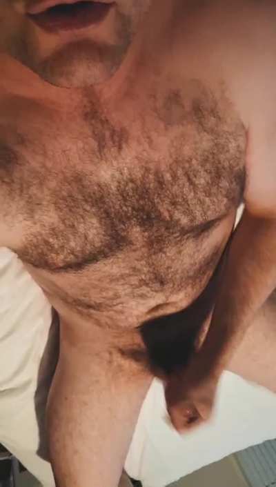 32. Hot bottoms hmu. Must show face.