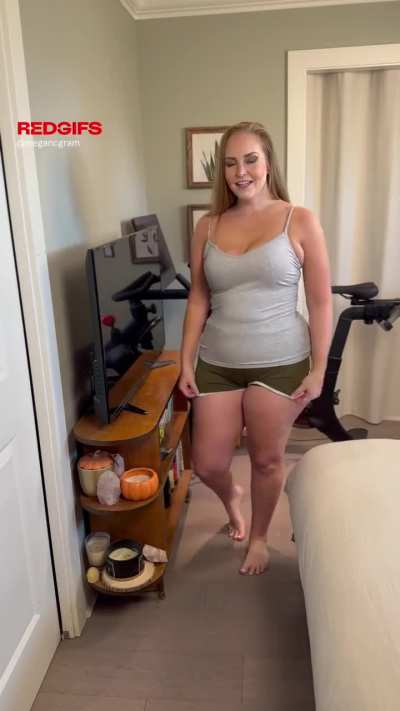 Looking for a beard to warm my thunder thighs tonight