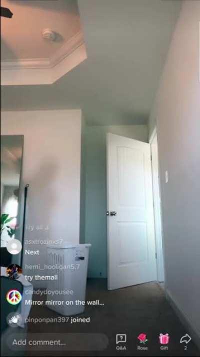 Gotta love those mirrors 🪞