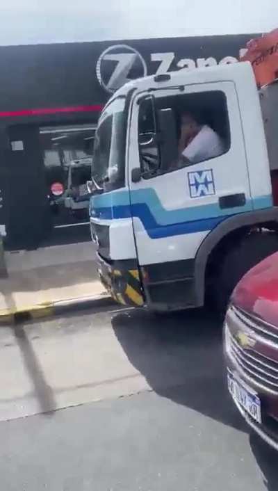 En la matanza los recolectores te cobran una cuota cada vez que se llevan tu basura o te la dejan ah&iacute;. Los servicios p&uacute;blicos de calidad de Kicillof Kjj