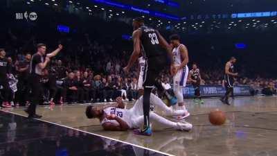 [Highlight] Nic Claxton steps over Embiid after a lob, Embiid kicks up at his groin/leg area