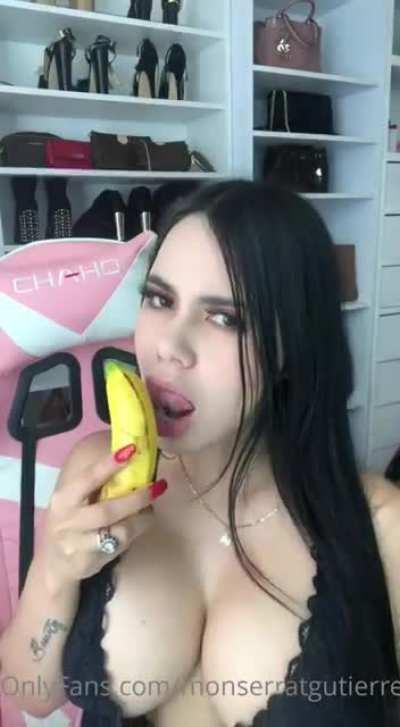 Monserrat Gutiérrez lengua traviesa