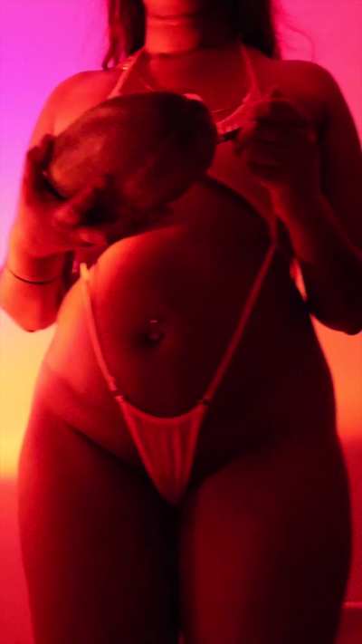 How I be eating papaya 😜💋