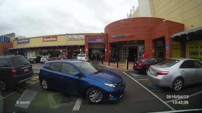 idiot trying to park
