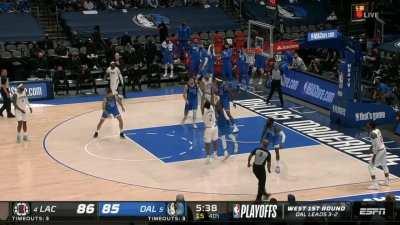 [Highlight] Kawhi dances on DFS and hits the jumper