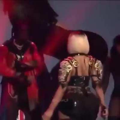 I don't know why this shit so funny to me, Nicki felt bad