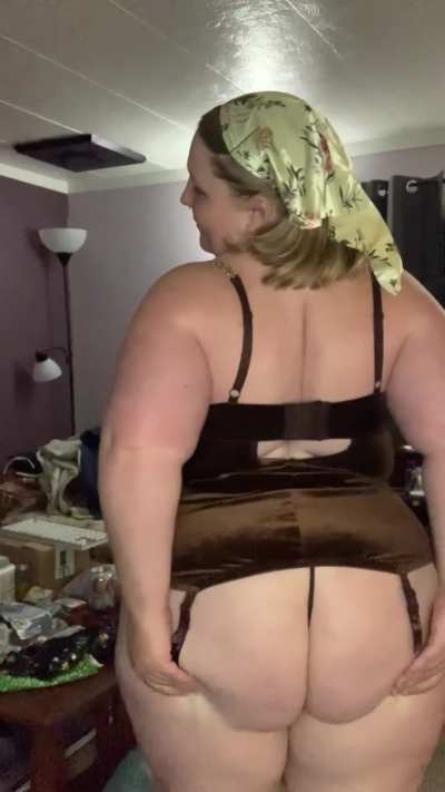 Yummy peach 🍑🤤