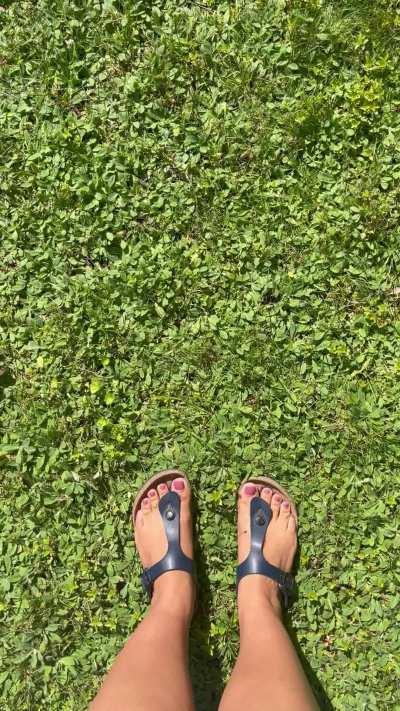 Suns out, Sandals out