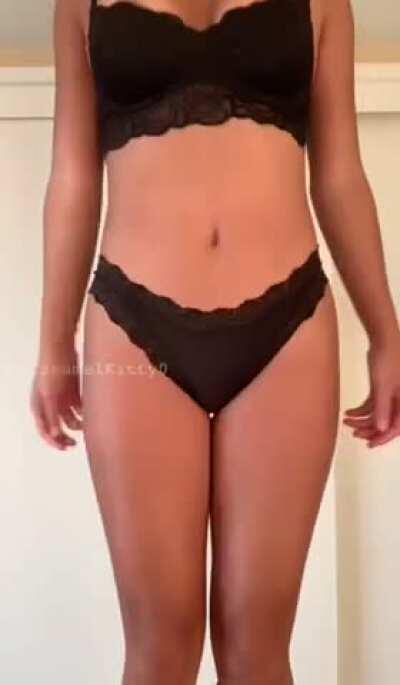 Jumping until my titties drop and my clothes disappear [OC]