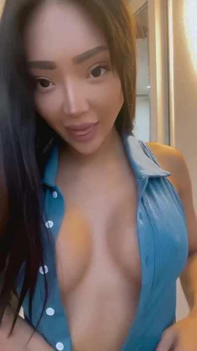 What do you think of my titties