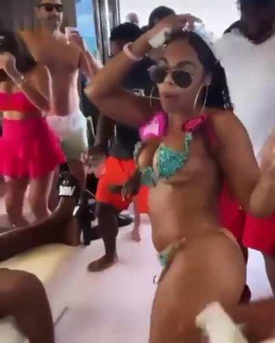 Ass and thighs all over my face (wishful thinking)