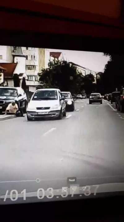 Permis suspendat 3 luni + 18 puncte penalizare