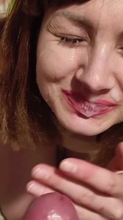 Rundalya played the role of a housewife who got jizzed on her face.