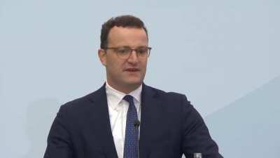 Spahn zu Merz: „Wenn die erste Assoziation bei Homosexualität Gesetzesfragen oder Pädophilie ist, dann müssen Sie eher Fragen an Friedrich Merz richten“