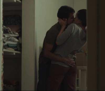 Paulina Gaitan gets her tits and ass groped in Territorio (2020)