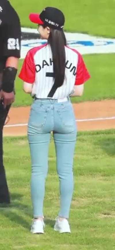 Kim Dahyun pitch