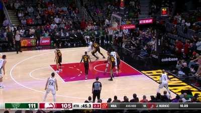 [Highlight] Jrue Holiday hits a tough fadeway dagger for 27 points on the night!