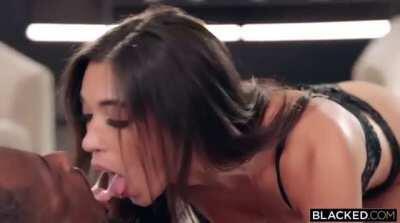 I kno this some professional shit but boy when I say I need a nasty bitch like this 😩