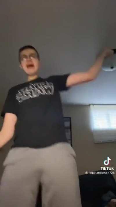 Average r/Kanye user