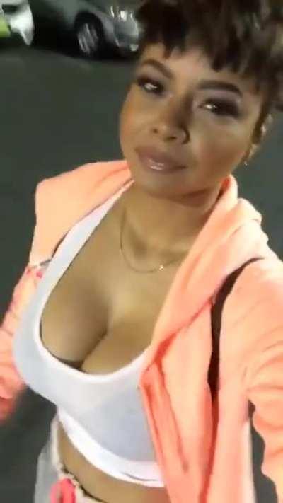 December 29th 2015. This is what natural tits are all about😫