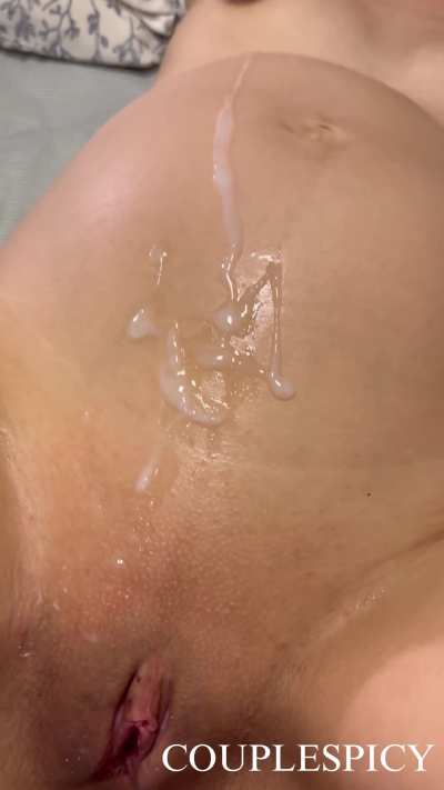 My bump is feeling very loved...and very sticky