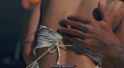 Bollywood ki young hot actress ne apni chutt buddhe aadmi se marwai paiso ke liye link in description for full video hot